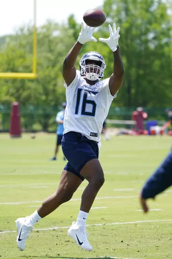 Tennessee Titans wide receiver and top draft pick Treylon Burks takes part in drills at the NFL football team's rookie minicamp Friday, May 13, 2022, in Nashville, Tenn. (AP Photo/Mark Humphrey)